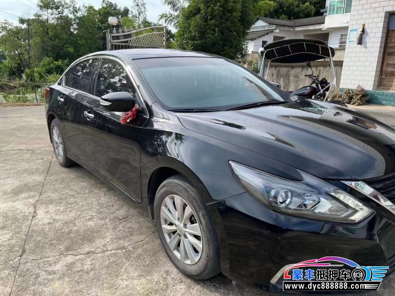 16年日产天籁轿车抵押车出售