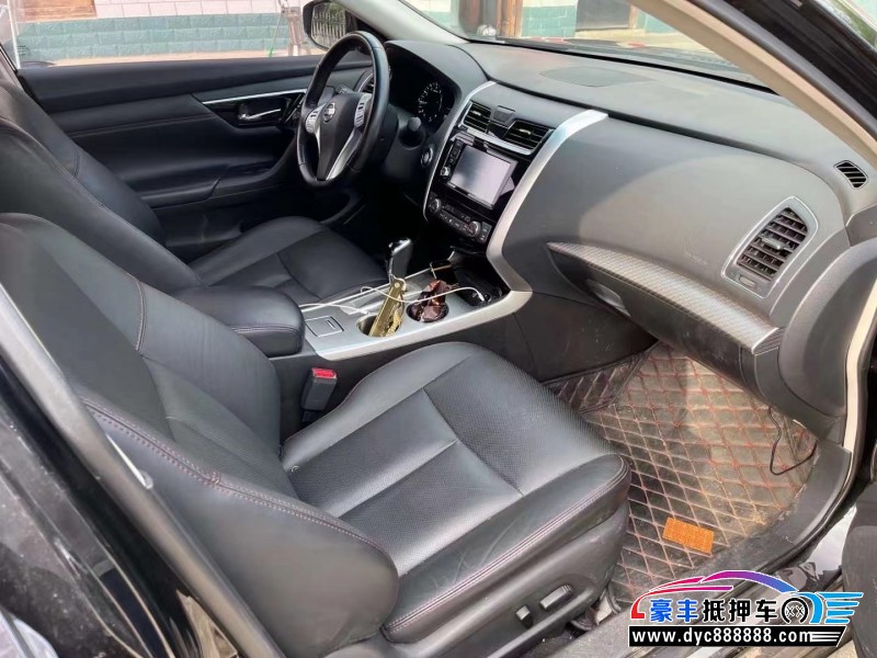 16年日产天籁轿车抵押车出售