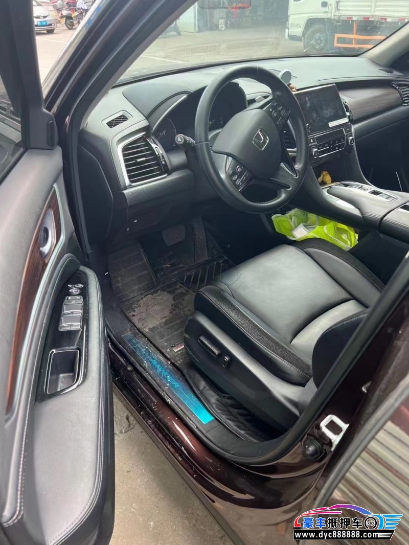 18年本田冠道轿车抵押车出售