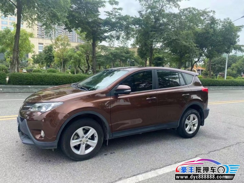 14年丰田RAV4轿车抵押车出售