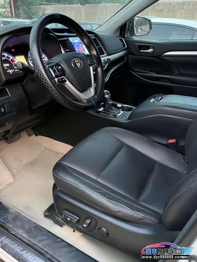 17年丰田汉兰达轿车抵押车出售