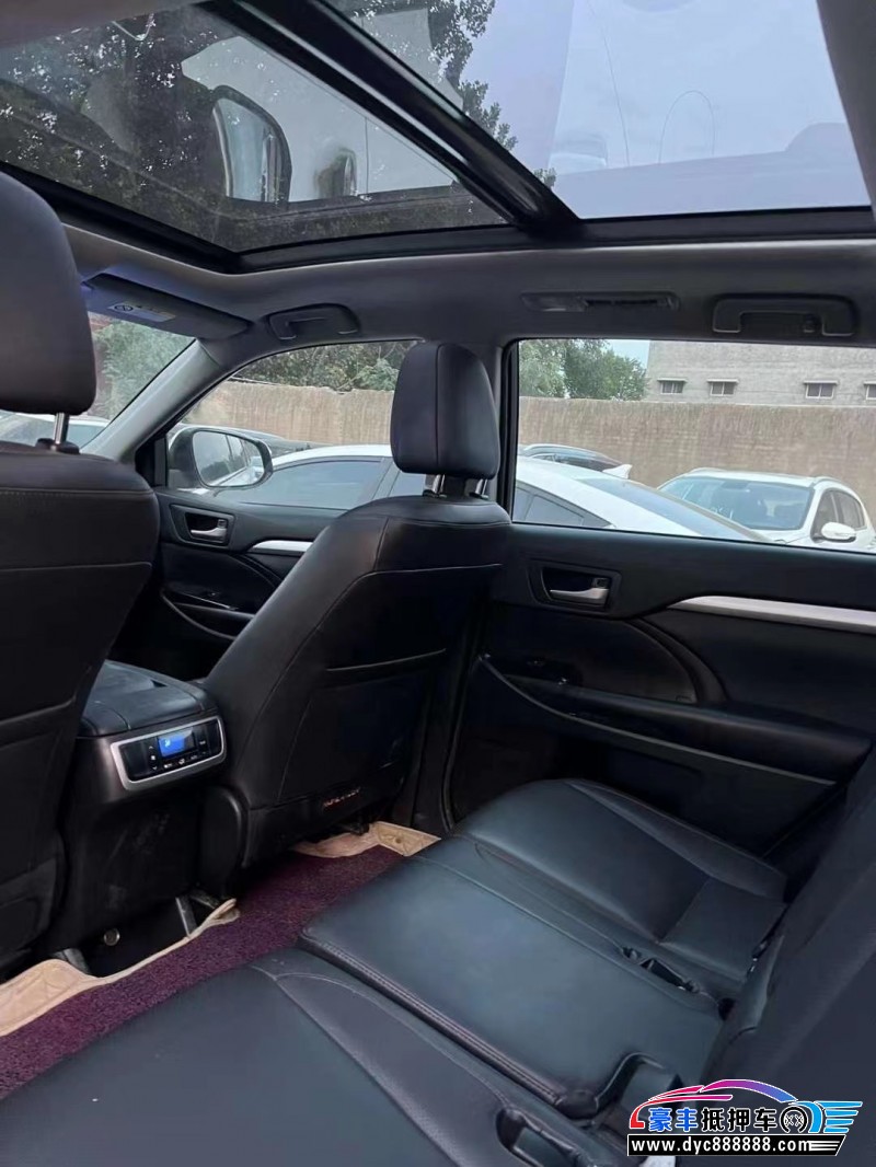 17年丰田汉兰达轿车抵押车出售