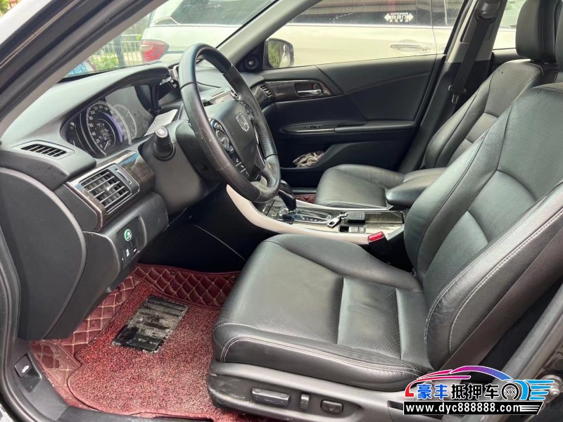 15年本田雅阁轿车抵押车出售