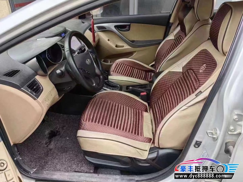 13年现代朗动轿车抵押车出售