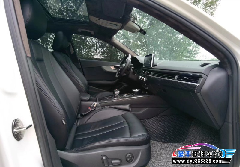 17年奥迪A4轿车抵押车出售