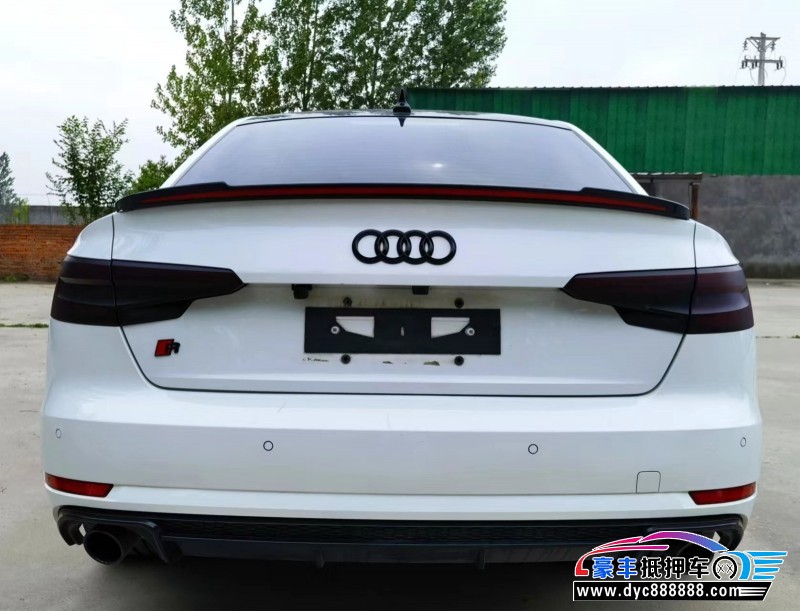 17年奥迪A4轿车抵押车出售