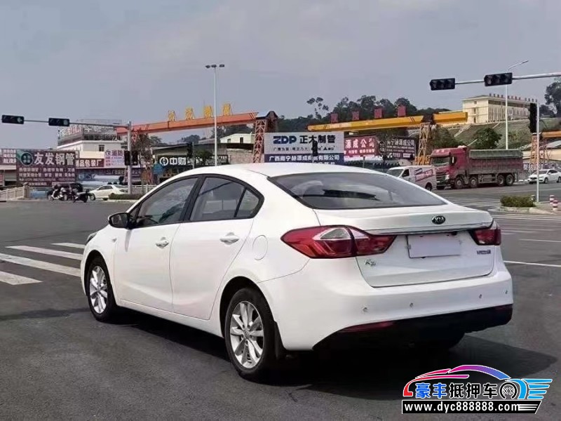 17年起亚K3轿车抵押车出售