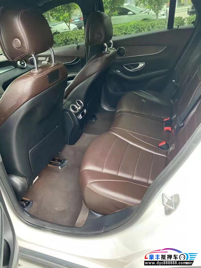 18年奔驰GLC轿车抵押车出售