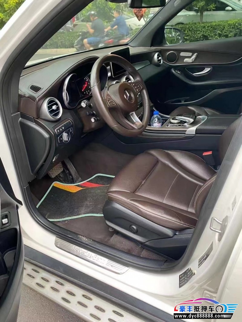 18年奔驰GLC轿车抵押车出售