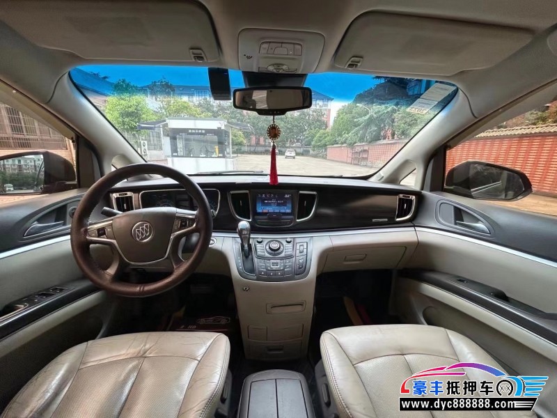 12年别克GL8轿车抵押车出售