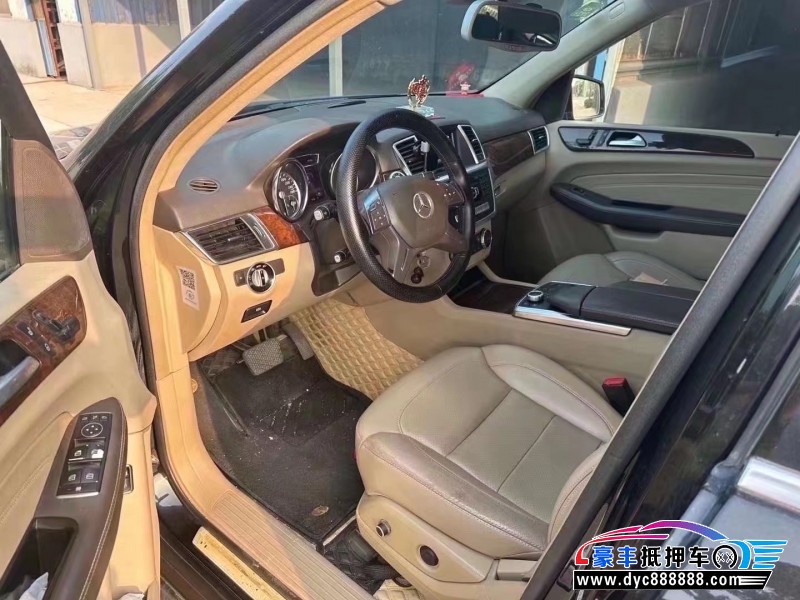 14年奔驰ML轿车抵押车出售