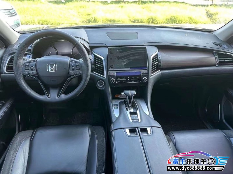 18年本田冠道轿车抵押车出售