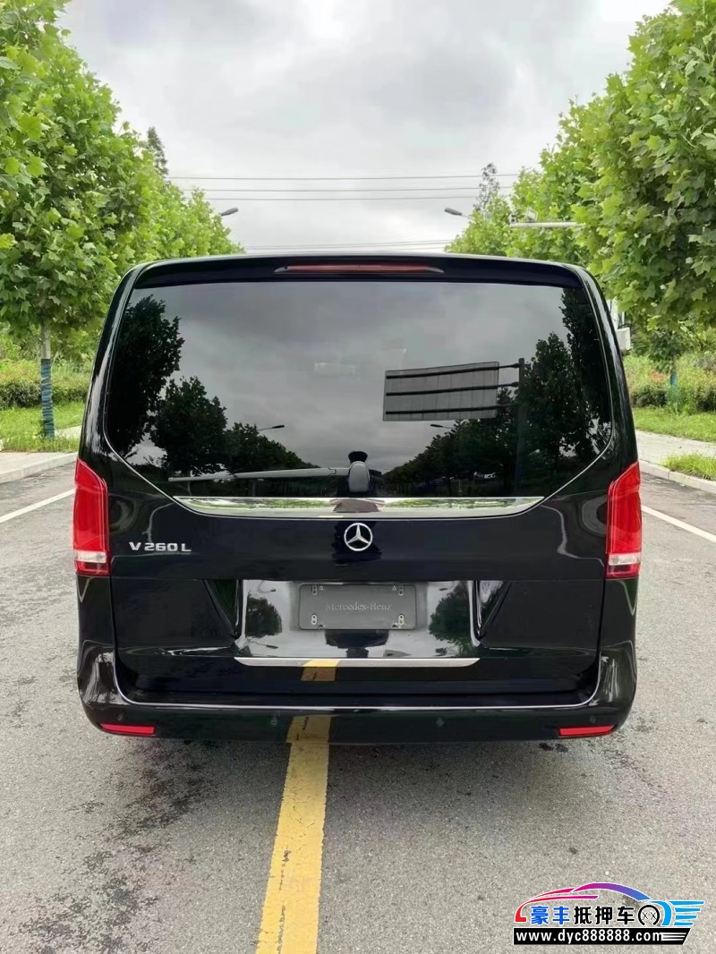 18年奔驰V轿车抵押车出售