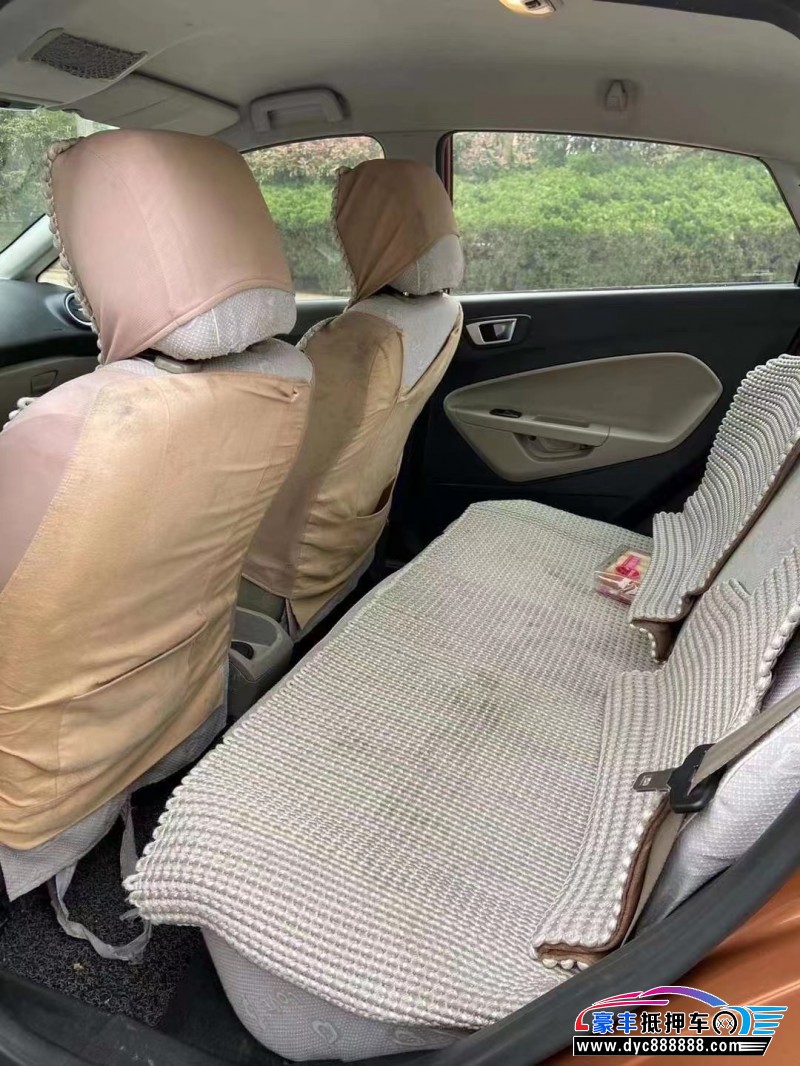 14年福特嘉年华轿车抵押车出售