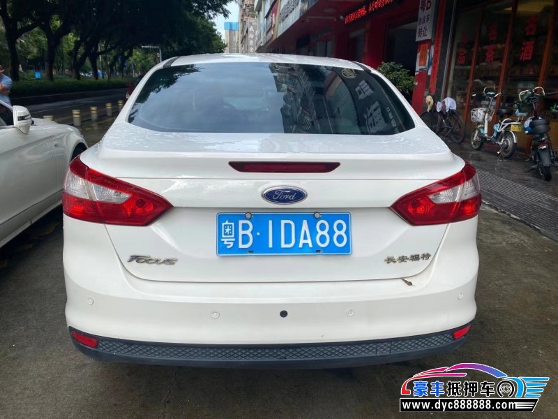 13年福特福克斯轿车抵押车出售