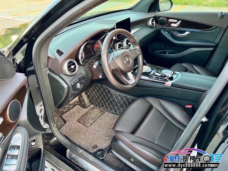 18年奔驰GLC轿车抵押车出售