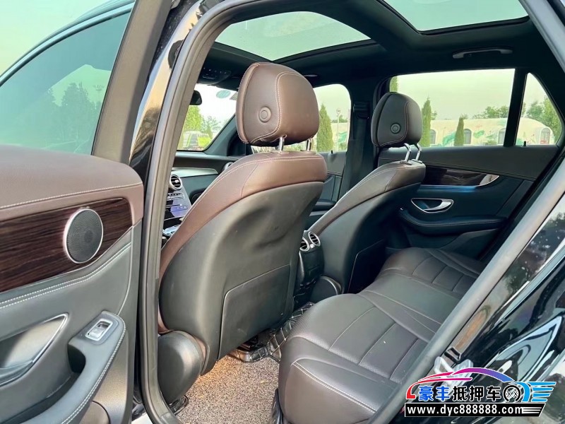 18年奔驰GLC轿车抵押车出售