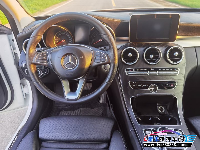 18年奔驰C轿车抵押车出售