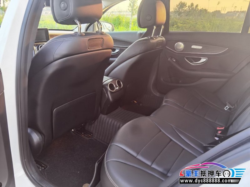 18年奔驰C轿车抵押车出售