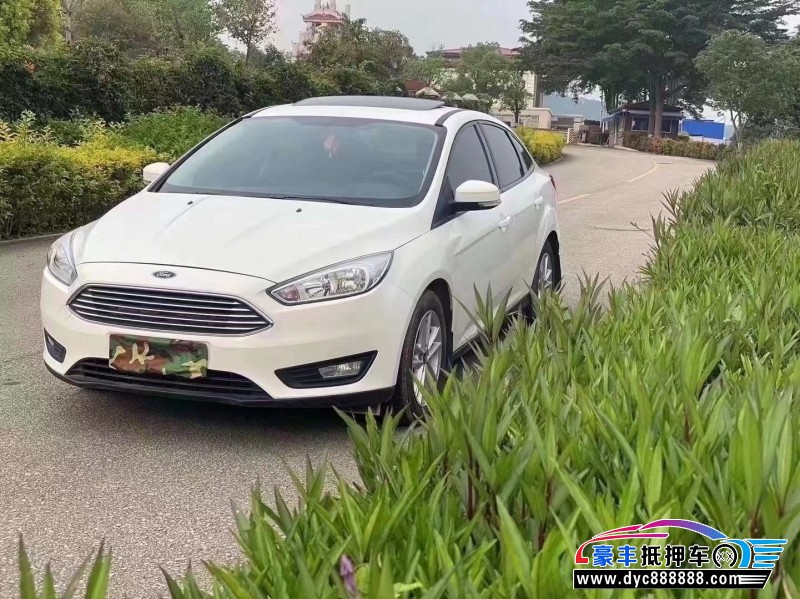 17年福特福克斯轿车抵押车出售