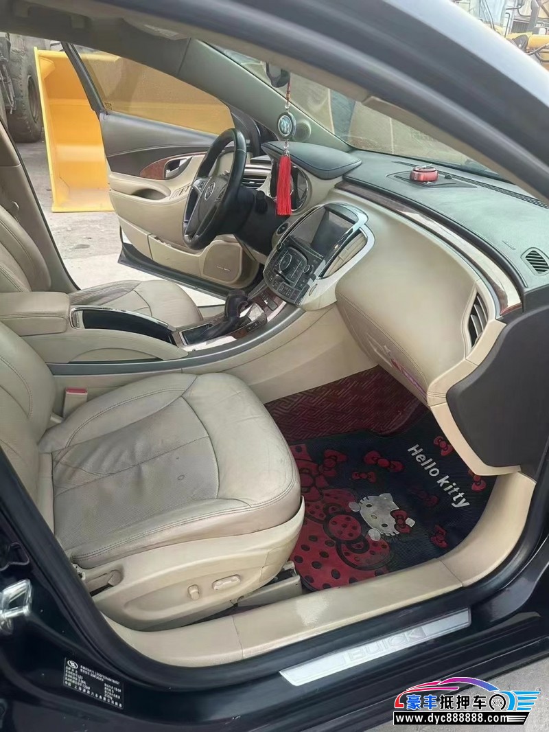 10年别克君越轿车抵押车出售