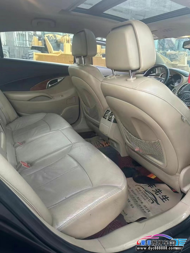 10年别克君越轿车抵押车出售