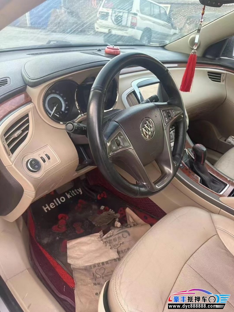 10年别克君越轿车抵押车出售