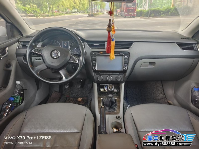 14年斯柯达明锐轿车抵押车出售