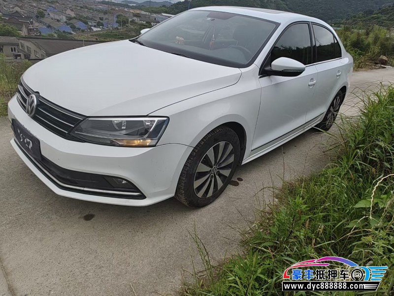 17年大众速腾轿车抵押车出售