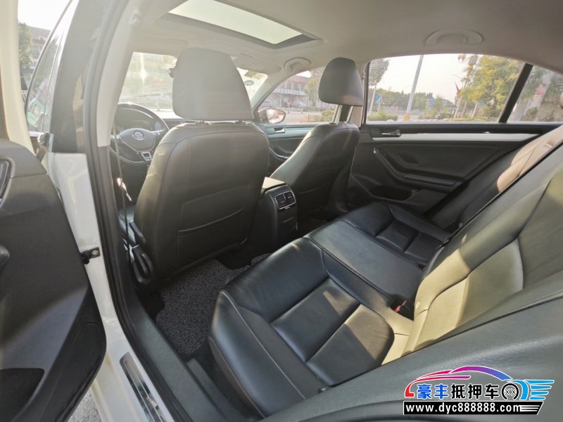 17年大众速腾轿车抵押车出售