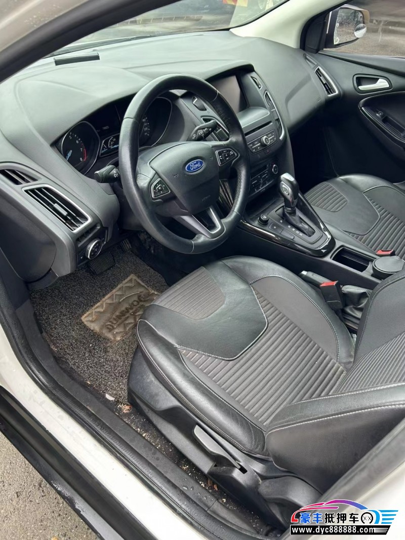 15年福特福克斯轿车抵押车出售