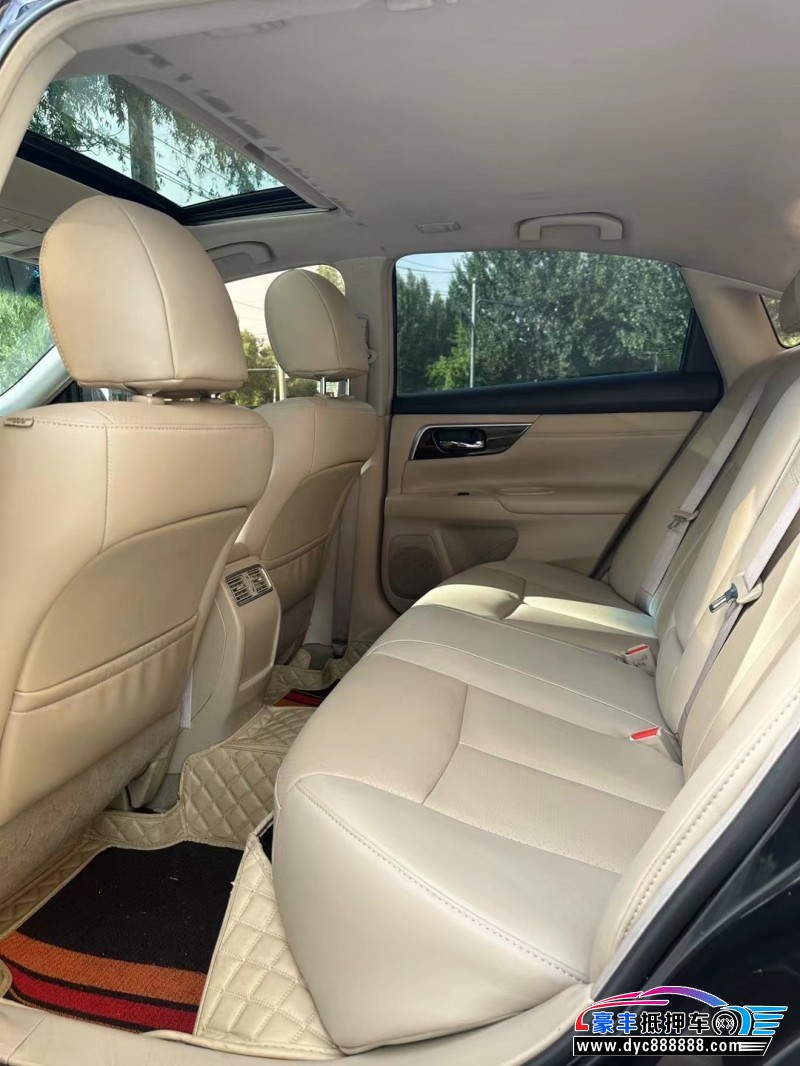 16年日产天籁轿车抵押车出售