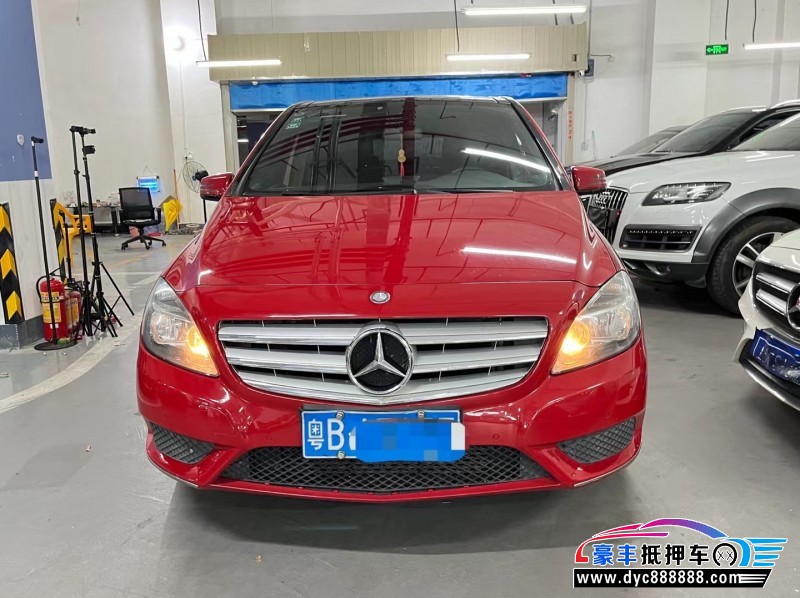 14年奔驰B轿车抵押车出售