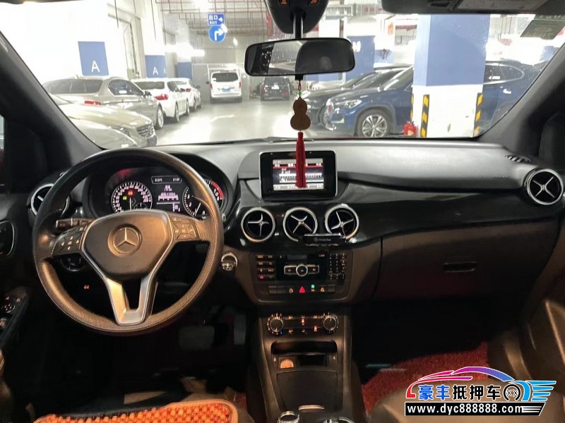 14年奔驰B轿车抵押车出售