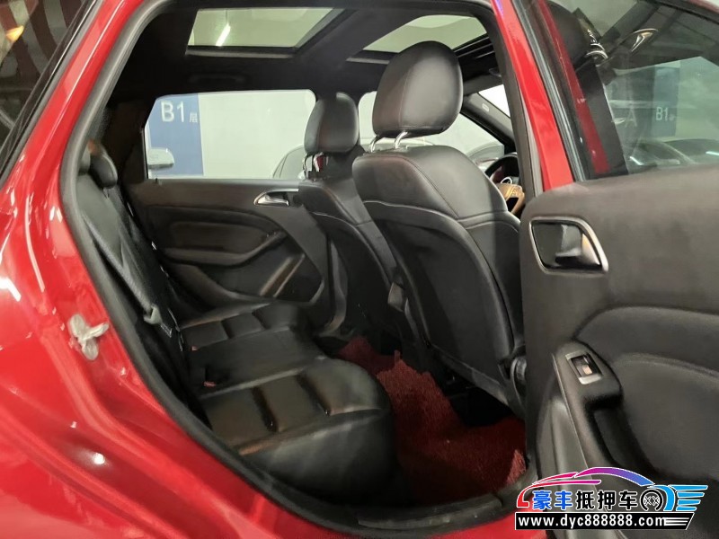 14年奔驰B轿车抵押车出售