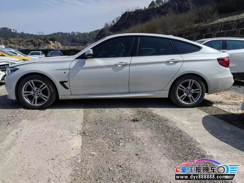 21年宝马3系轿车抵押车出售