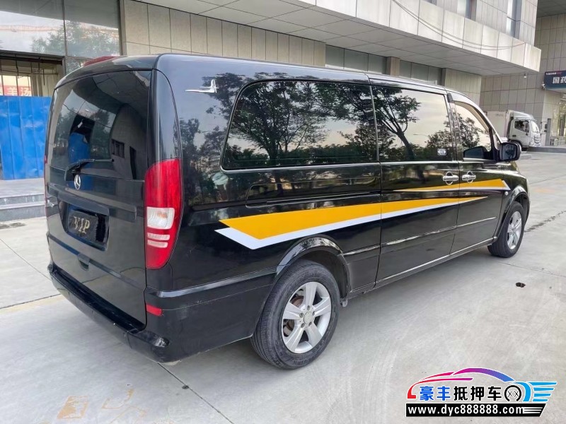 14年奔驰威霆轿车抵押车出售