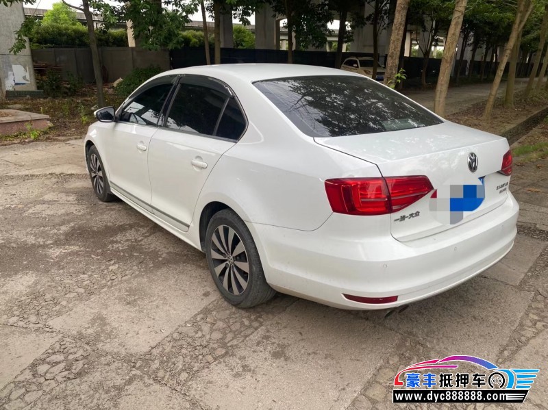 17年大众速腾轿车抵押车出售