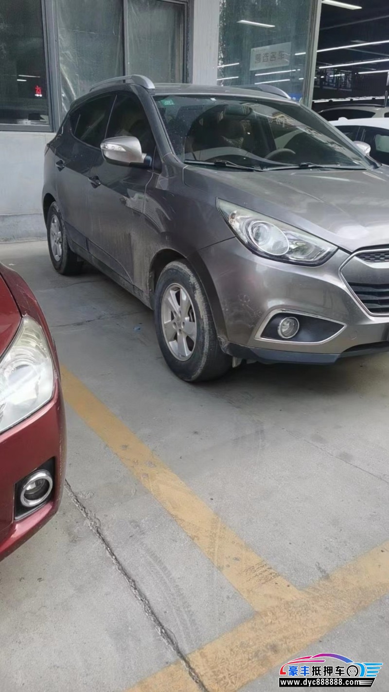 13年现代ix35SUV抵押车出售