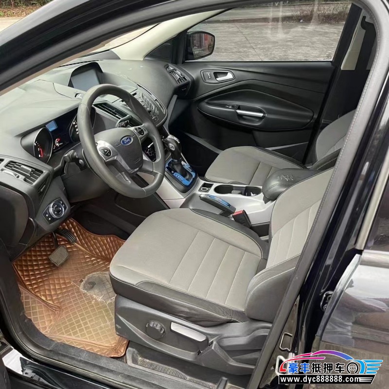 15年福特翼虎轿车抵押车出售