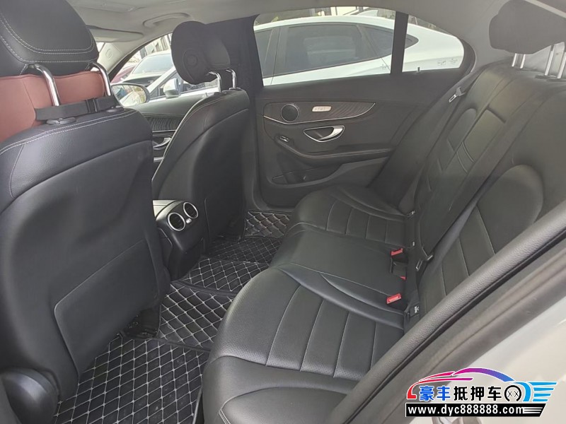 17年奔驰C轿车抵押车出售