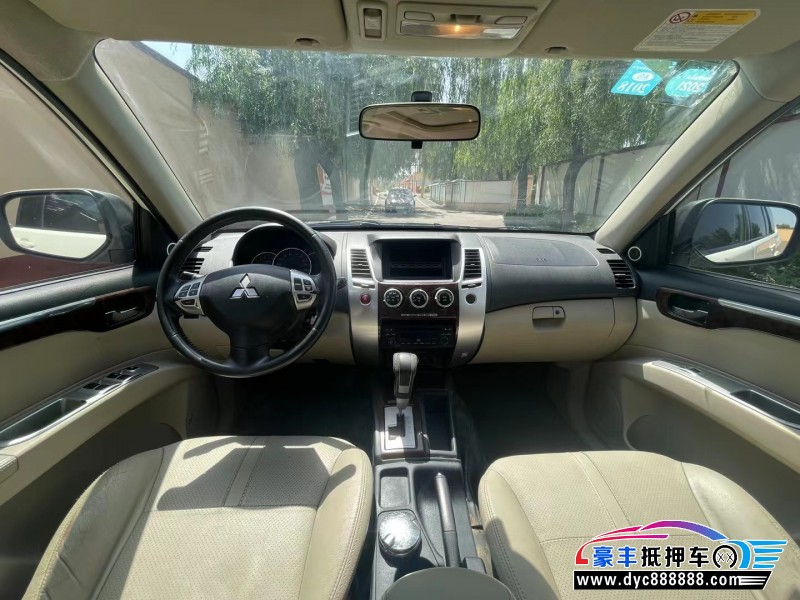 14年三菱帕杰罗·劲畅SUV抵押车出售