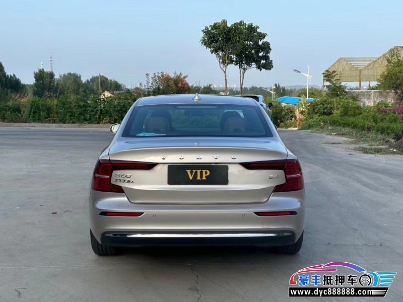 23年沃尔沃S60轿车抵押车出售