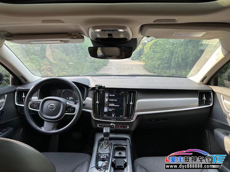 17年沃尔沃S90轿车抵押车出售