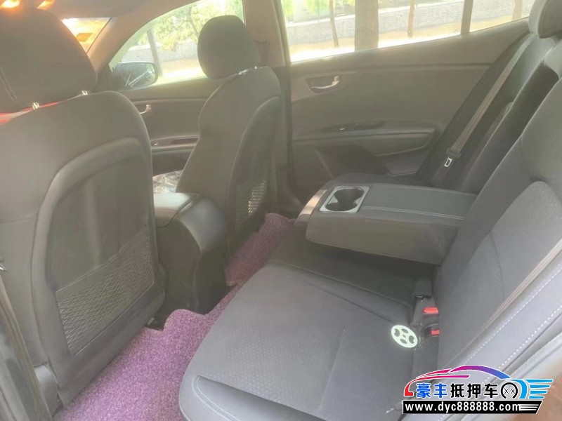 15年起亚K5轿车抵押车出售