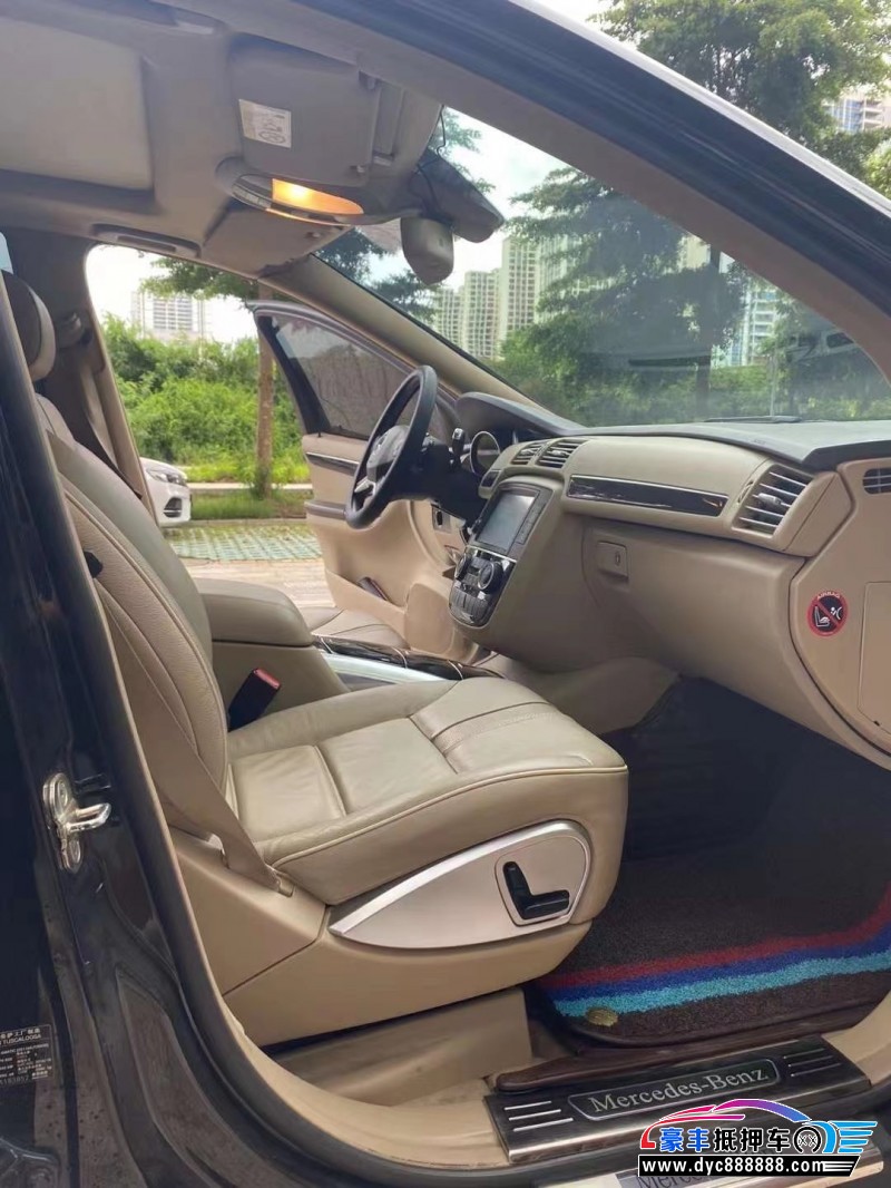 15年奔驰RMPV抵押车出售