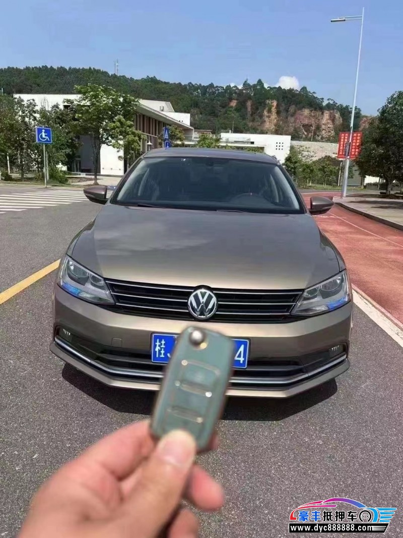 17年大众速腾轿车抵押车出售