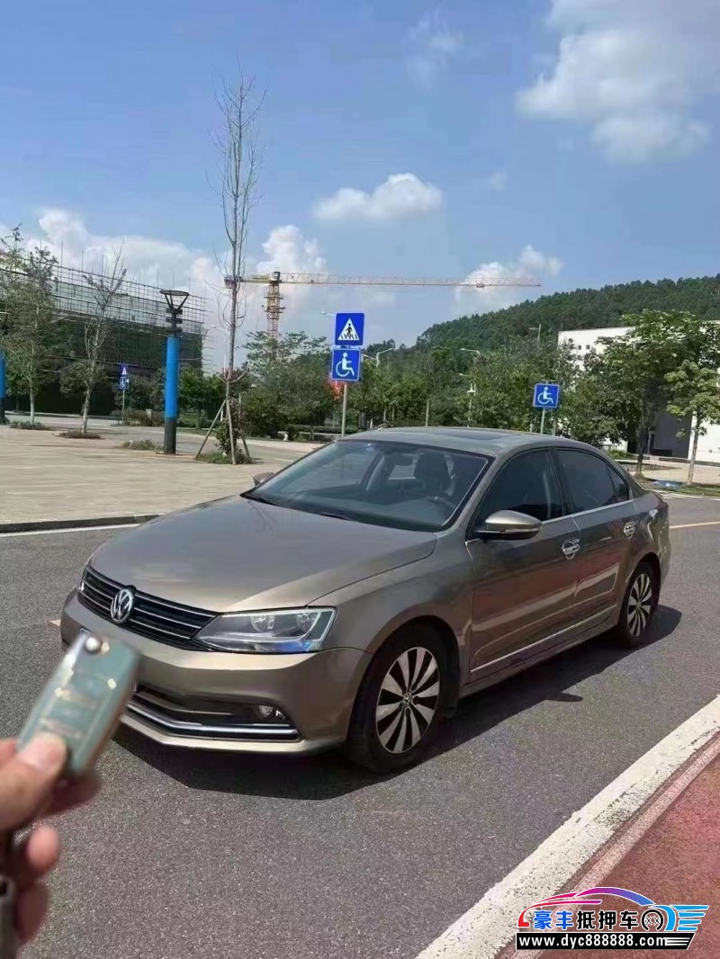 17年大众速腾轿车抵押车出售