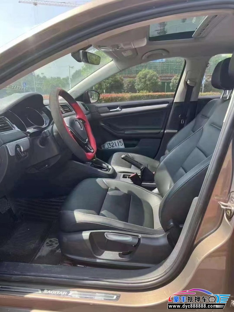 17年大众速腾轿车抵押车出售