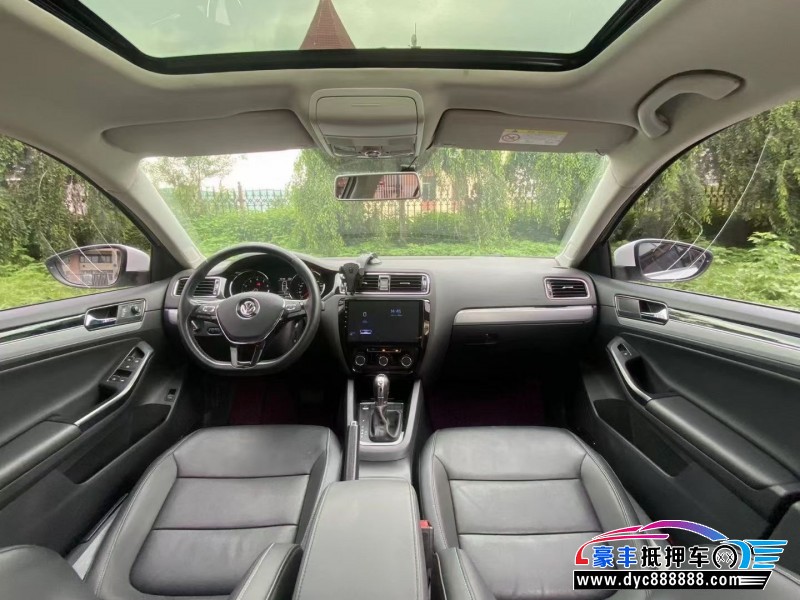 18年大众速腾轿车抵押车出售